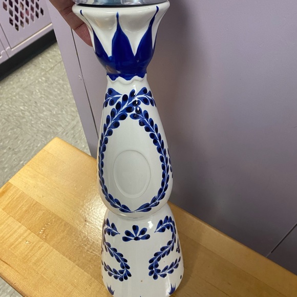 COPY - Clase Azul Reposado Tequila - Empty Ceramic Bottle - Picture 4 of 7